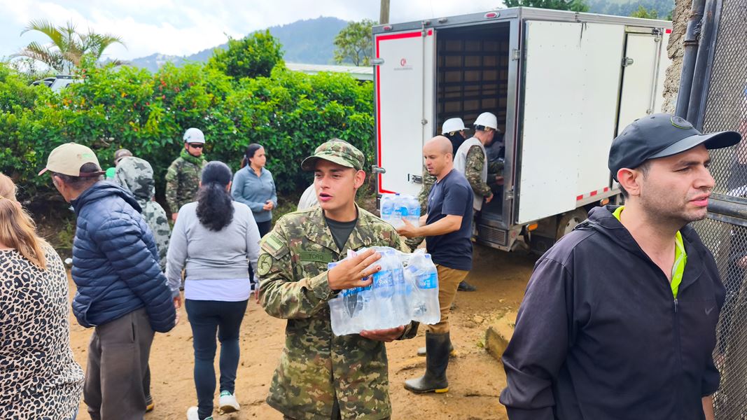 ¡Atención! Ya son 18 las víctimas por el deslizamiento en Granizal, Bello