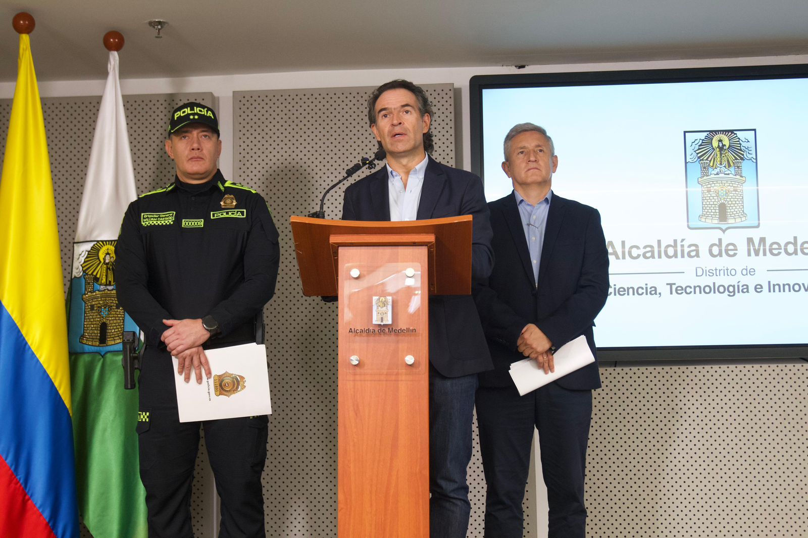 Fico Gutiérrez viaja a Estados Unidos invitado por ese gobierno para enfrentar la explotación sexual infantil en la ciudad