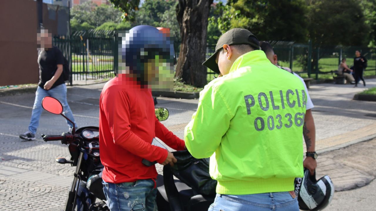 Redada en Laureles deja cinco capturados y 27 motos inmovilizadas