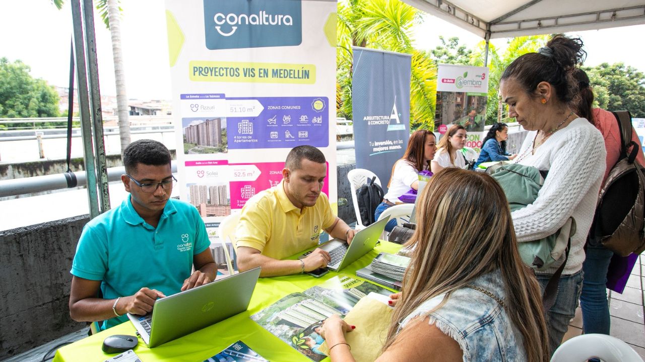 Medellín fortalece el acceso a vivienda social con la ruta 'Tu Casa, Tu Barrio'