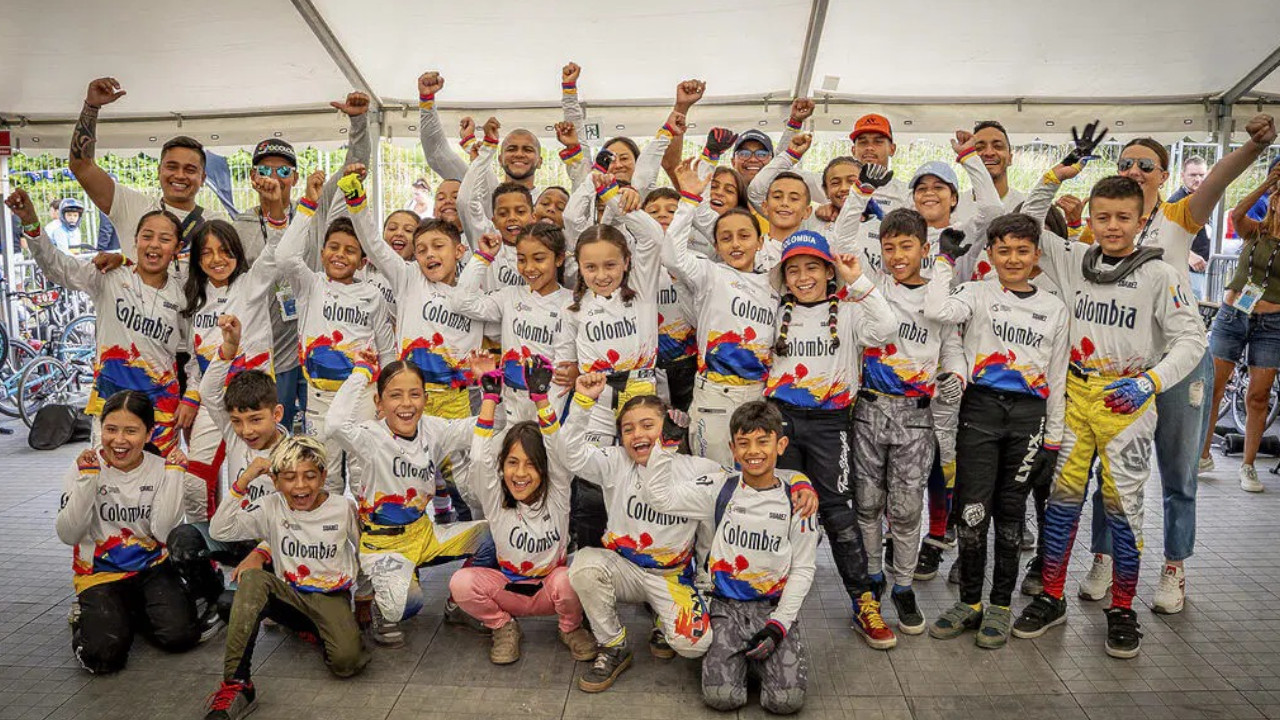 Colombia suma tres medallas más en el Mundial de BMX Racing