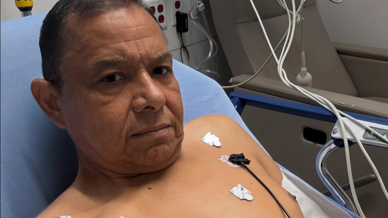 ¡El bombardero preocupa a Colombia! Hospitalizan a Iván René Valenciano