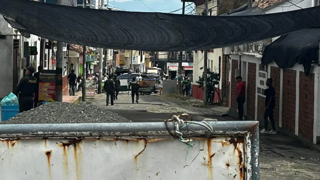 Ataques con explosivos en Cauca dejan una patrullera muerta y civiles heridos