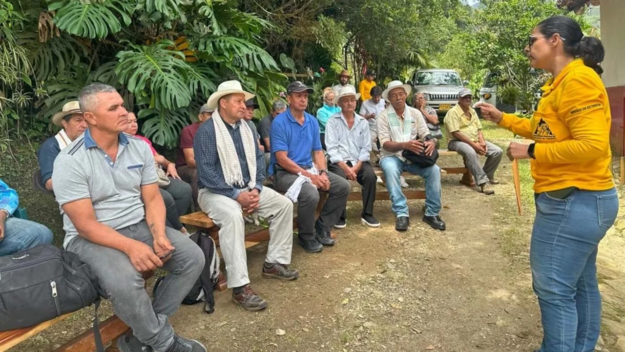 ¡Sembrando Futuro! Medellín impulsa su caficultura con apoyo directo para 200 Productores