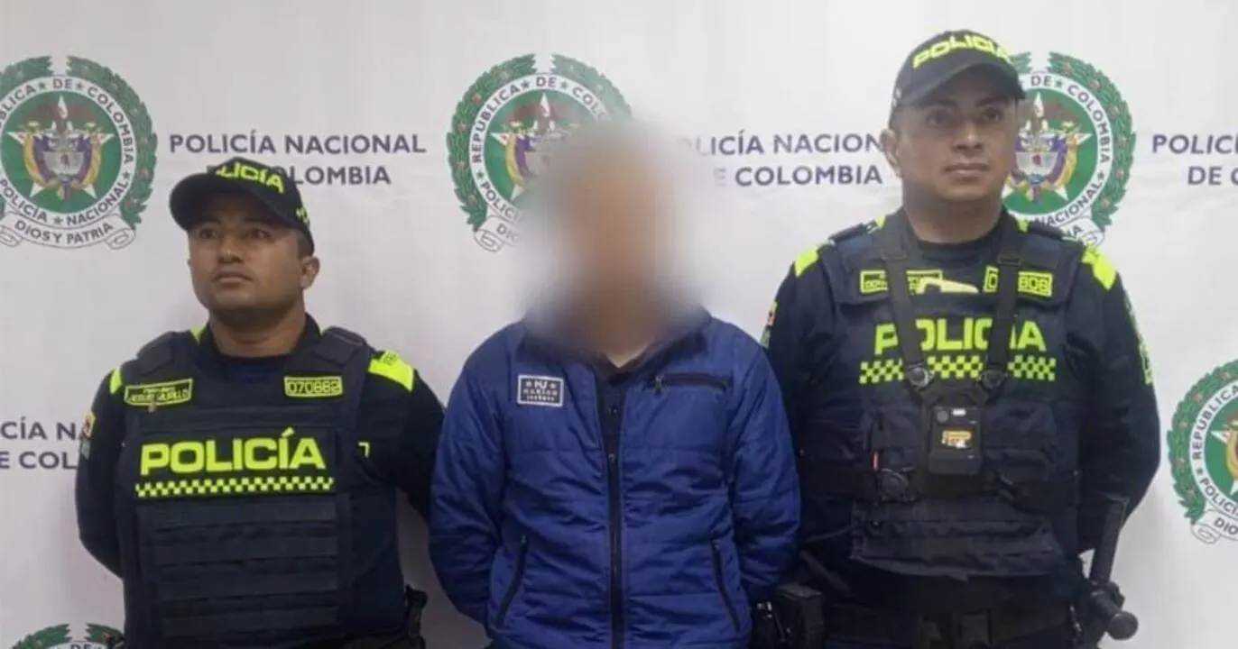 Capturado en flagrancia hombre que manipulaba cajeros automáticos en Kennedy