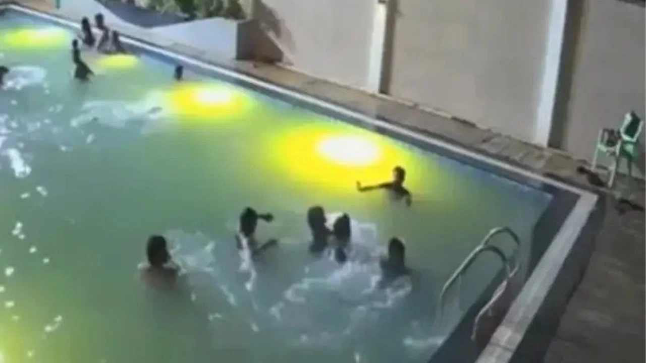 VIDEO: Con esos amigos… Lo dejaron morir ahogado en una piscina llena de gente; nadie lo vio