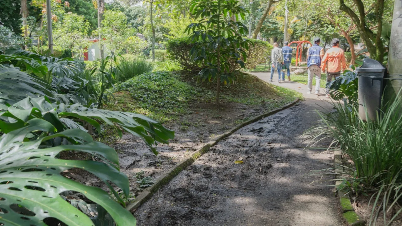 Cuadrillas de la Gente ya han arreglado más de 430 puntos en Medellín