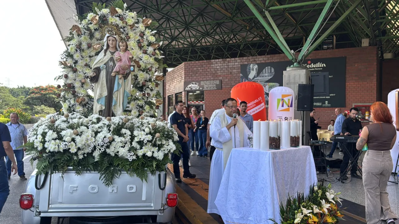 Terminales Medellín celebró el Día del Conductor con la Virgen del Carmen
