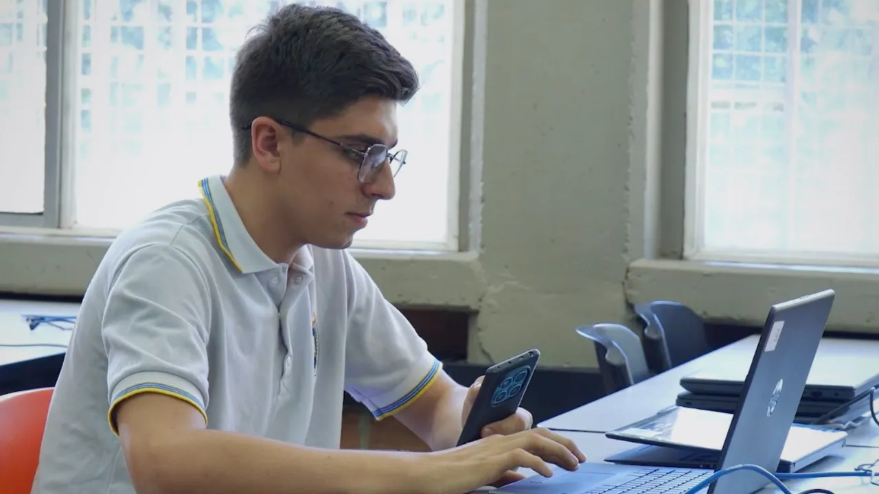 Estudiante de Medellín fue seleccionado para representar a Colombia en el Mundial de Inteligencia Artificial