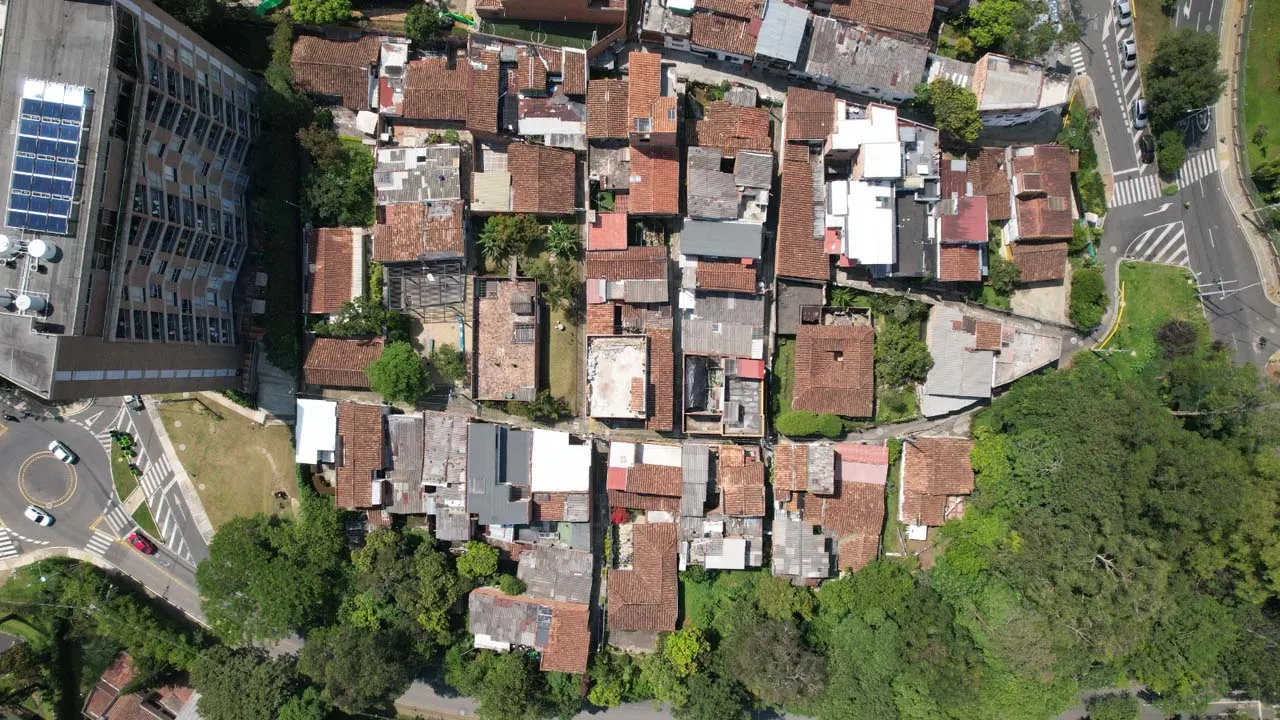 ¡Atención! Familias de El Chispero serán reasentadas en su propio barrio por obra de valorización