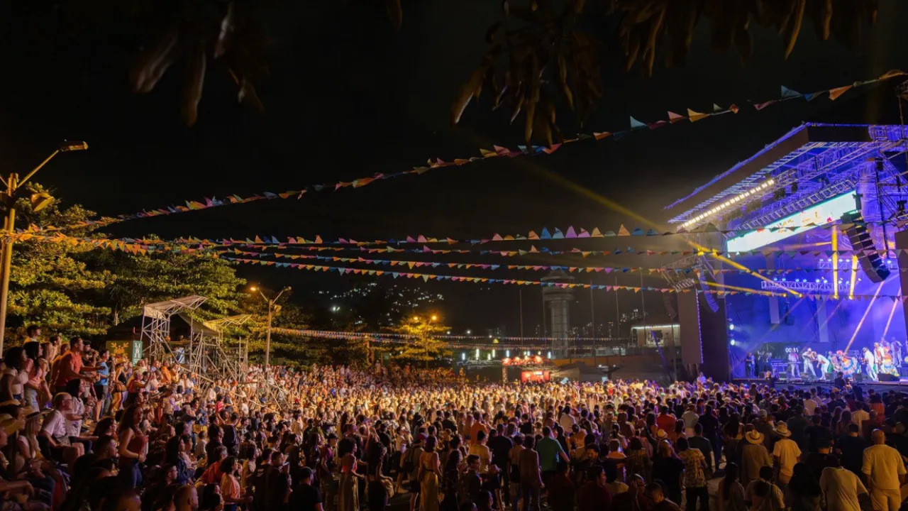 Arranca la Feria de las Flores con concierto; Fico Gutiérrez invita a disfrutarla ‘sin peleas ni borrachitos cansones’