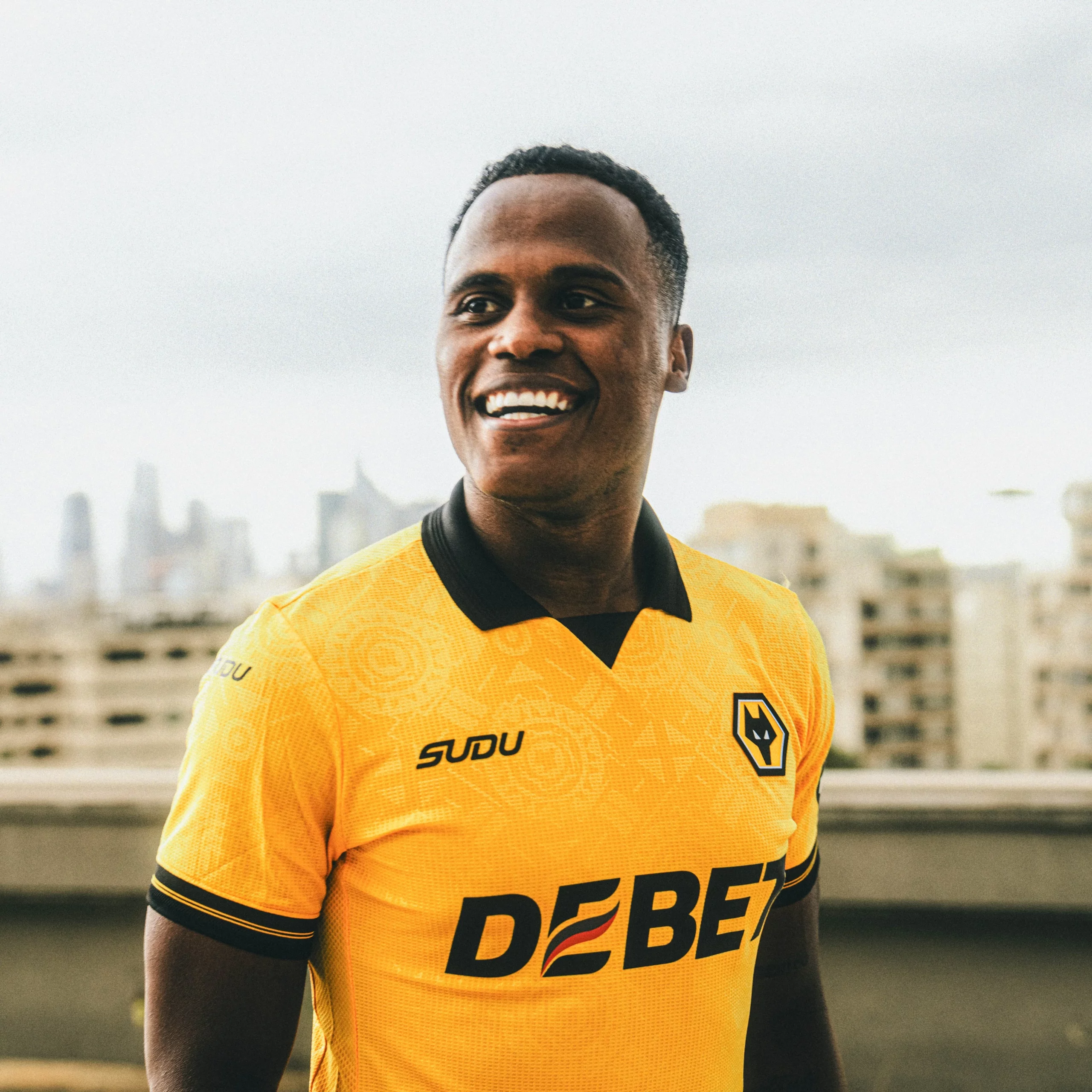 El Wolves le asignó el 10 a Jhon Arias