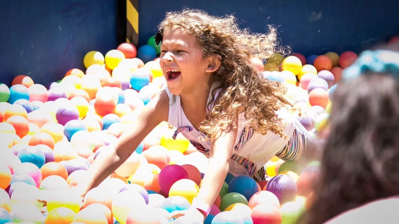 ¡Circo, talleres y conciertos gratis en el Parque Norte! Feria de Flores también es para los niños