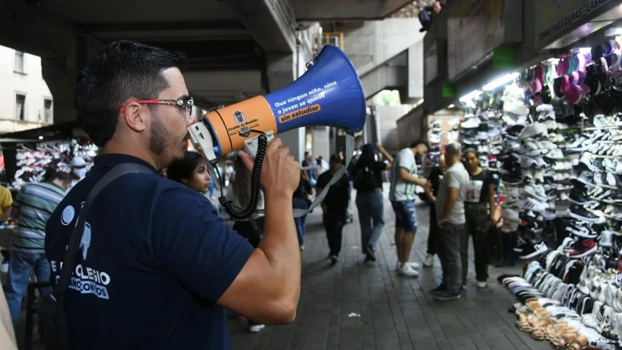 Medellín lanza ‘Próxima Estación: La Escuela’ para Impulsar el regreso a clases