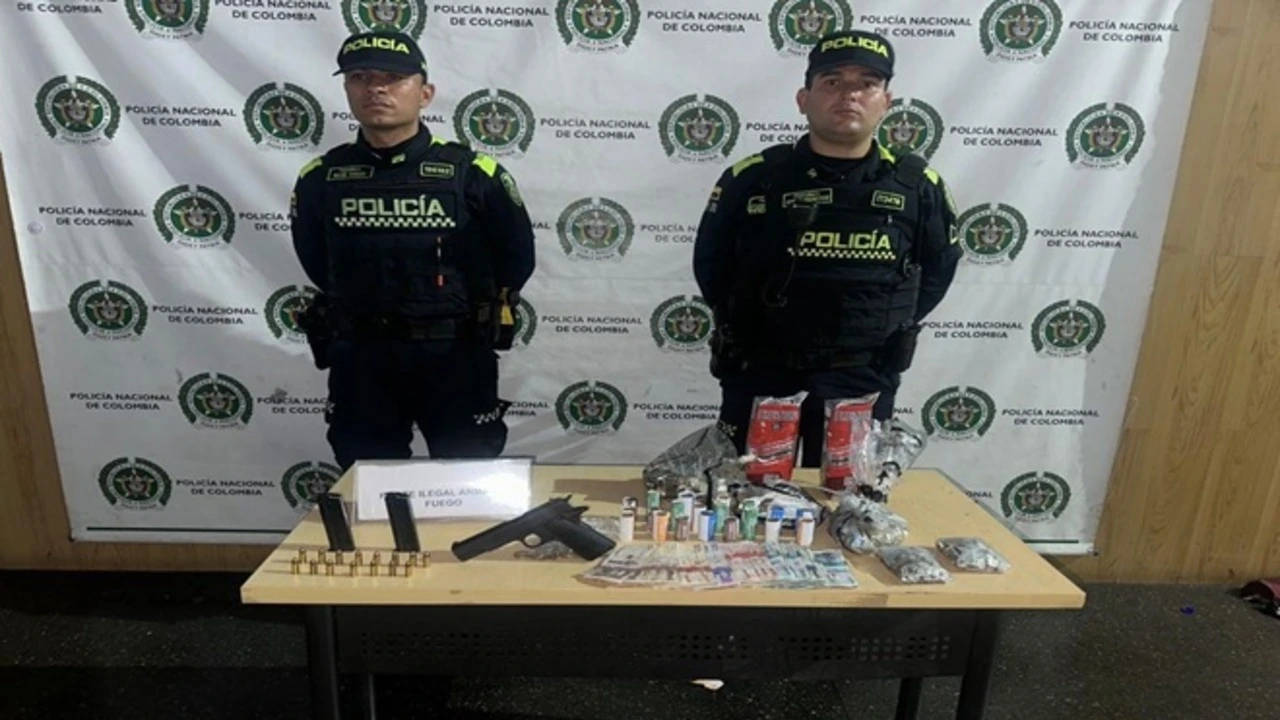 ¡Caos total! Robo de supermercado desata balacera y la furia de la comunidad en Medellín