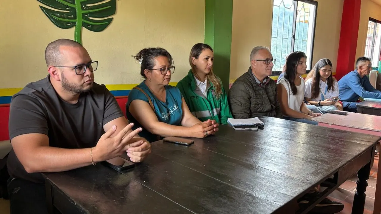 ¡San Cristóbal y Palmitas garantizan mejor agua! Fusión estratégica de acueductos rurales sin alzas