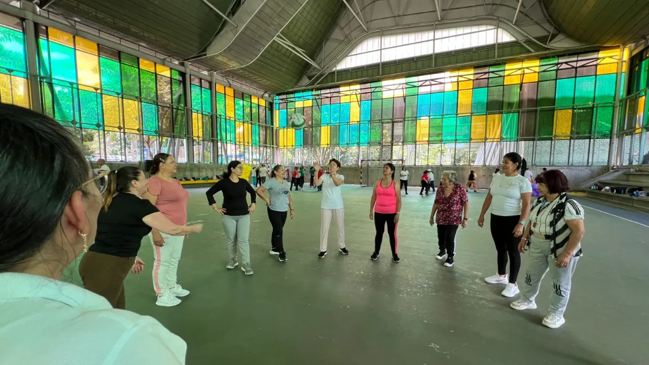 Medellín promueve la actividad física para prevenir enfermedades en adultos mayores