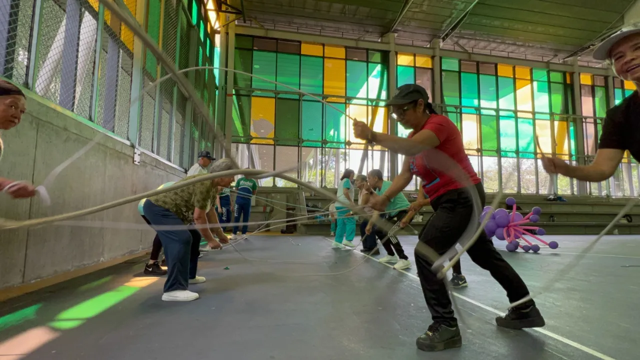Medellín promueve la actividad física para prevenir enfermedades en adultos mayores