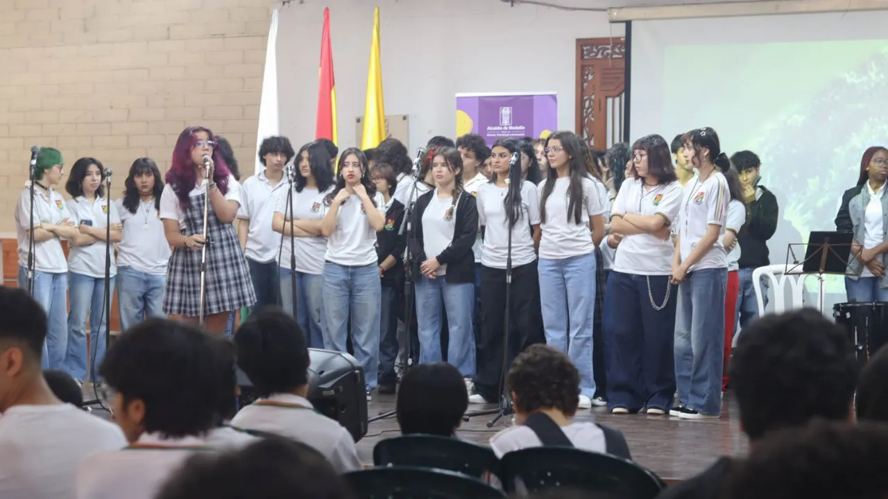 ¡Nada de humo! Más de 500 colegios en Medellín se declaran libres de cigarrillo y vapeo