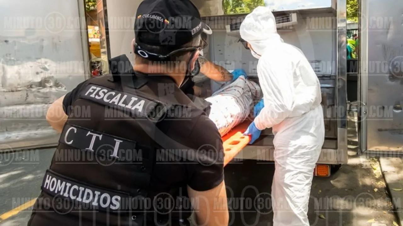 Lo mataron esperando el bus: guarda de seguridad fue atacado en Cali