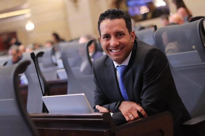 julián lopez, partudo de la u, petrista, camara de representantes,