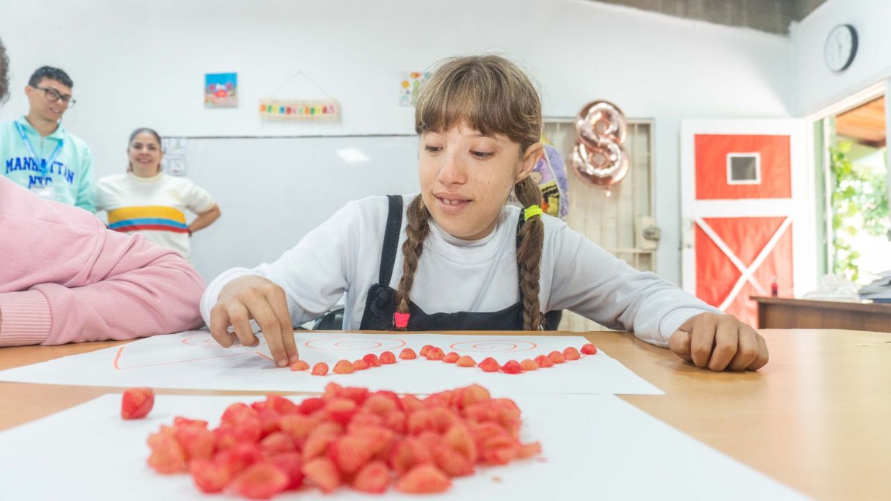 Medellín amplía atención a menores con discapacidad intelectual con enfoque en autonomía