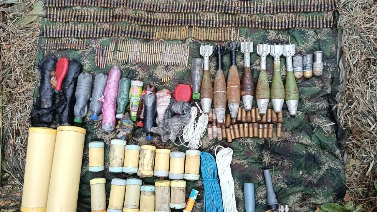 Fuerza Pública golpea estructura criminal en Ituango: disidente muerto y arsenal incautado