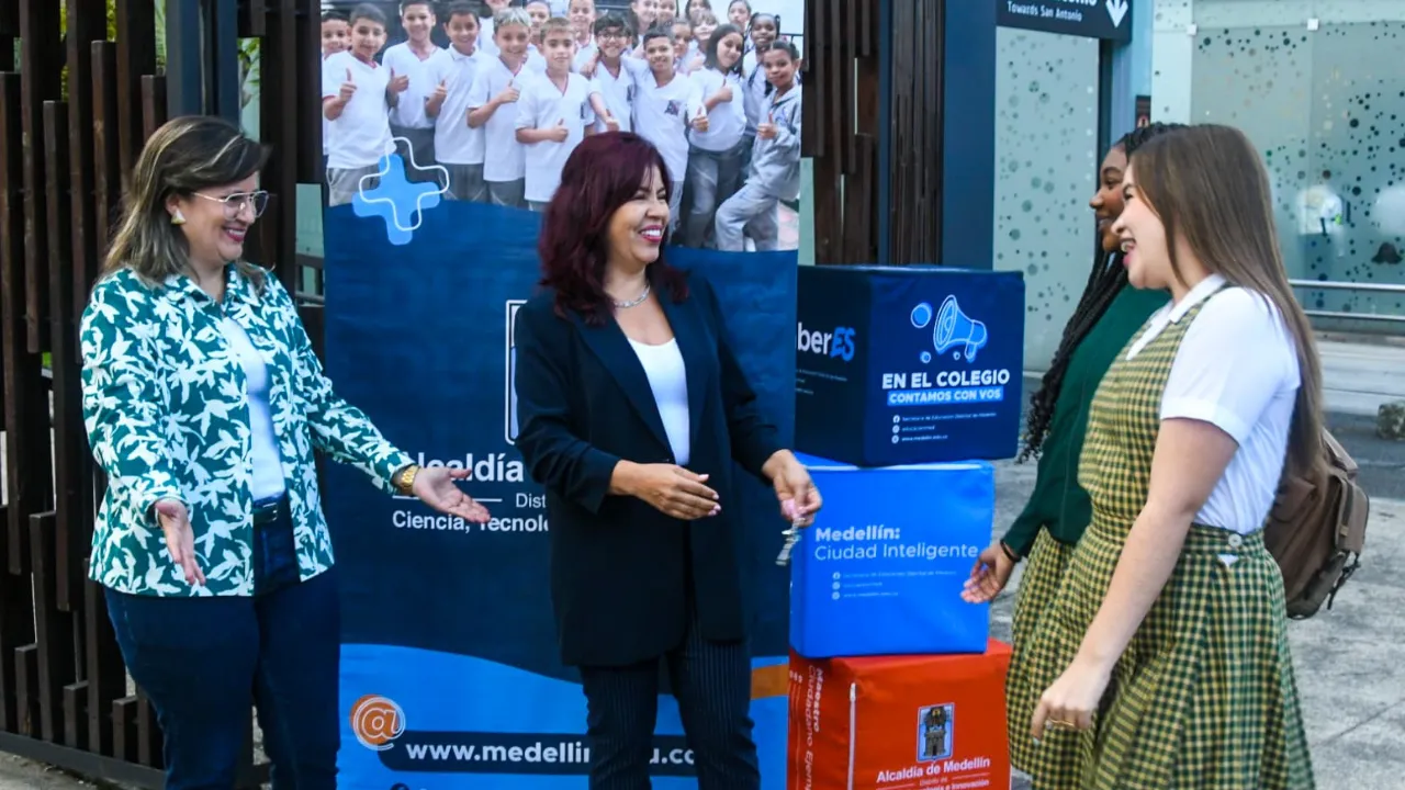 Regreso a clases en Medellín: Más de 250 mil estudiantes tendrán nuevas oportunidades de aprendizaje