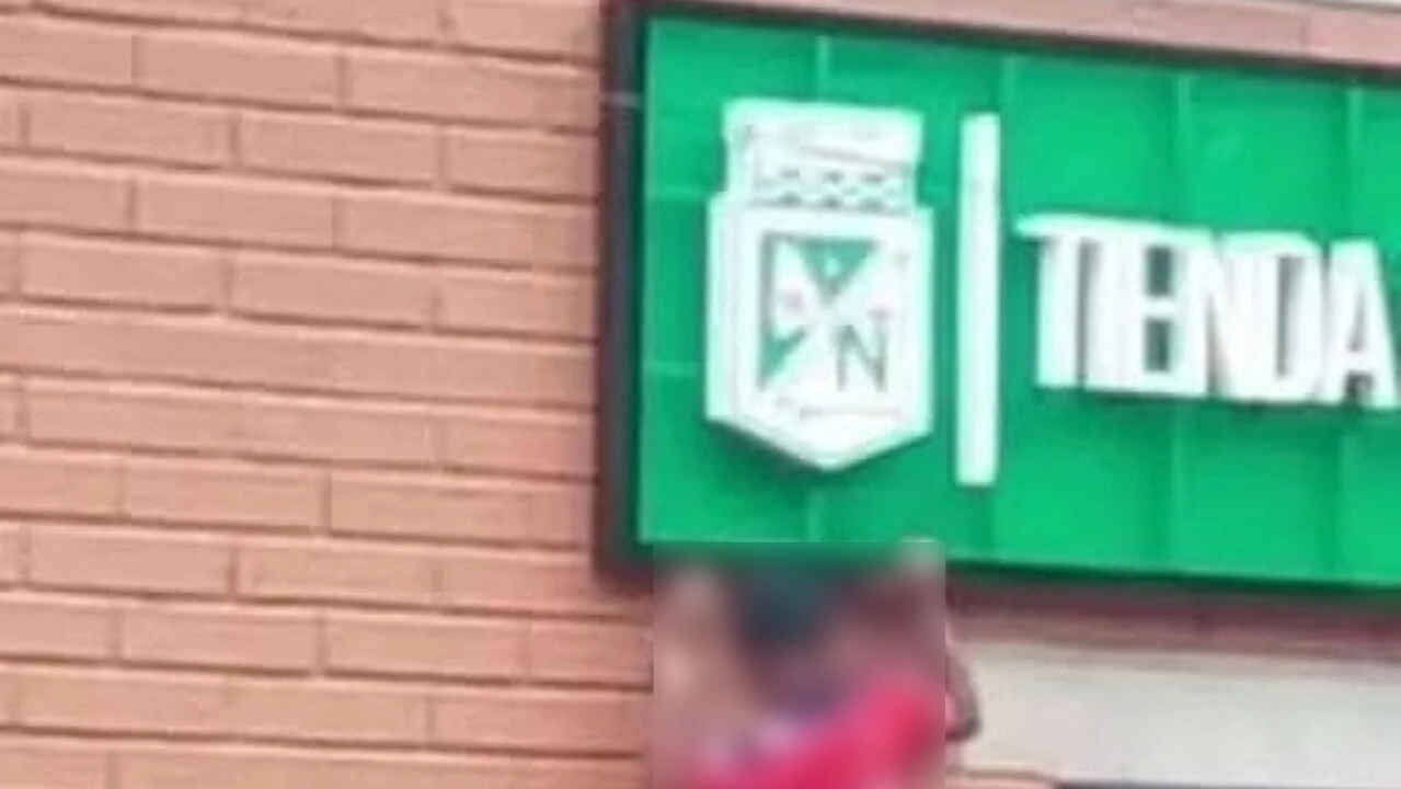 ¡Pierden con Santa Fe, y se desquitan con Nacional! ¨Gamines¨ vandalizaron la Tienda Verde del Estadio