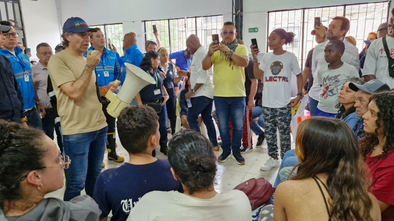 Continua el apoyo a las familias afectadas por deslizamiento en Villatina
