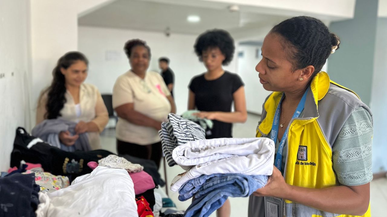 Continua el apoyo a las familias afectadas por deslizamiento en Villatina