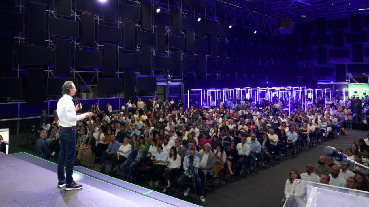 Alcalde Federico Gutiérrez lideró la Feria de la Transparencia y anunció millonarios proyectos para Medellín