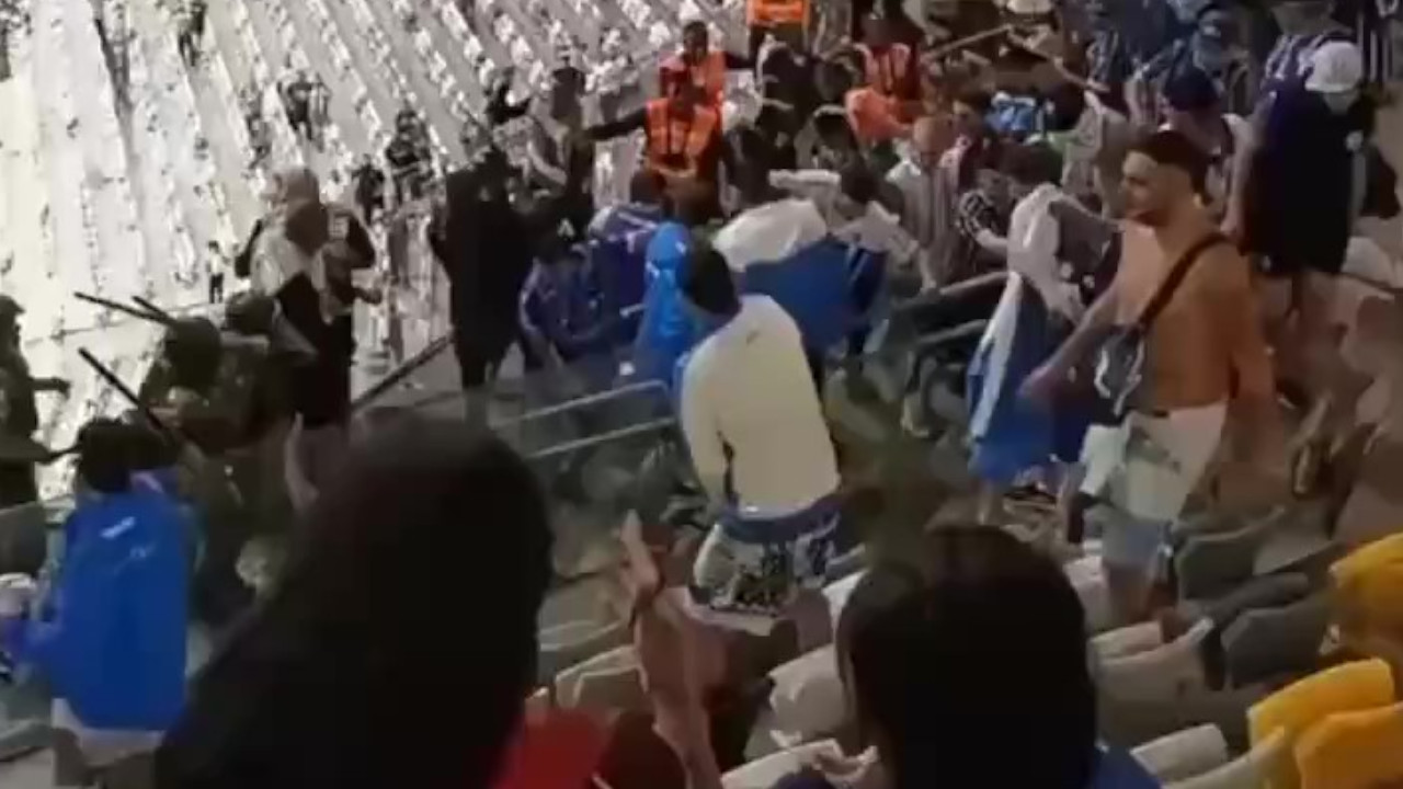 Escándalo en Brasil: Violento choque entre hinchas de Godoy Cruz y la Policía