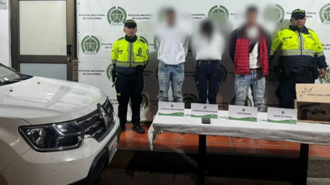 Capturan a tres delincuentes tras violento robo de vehículo en Bogotá