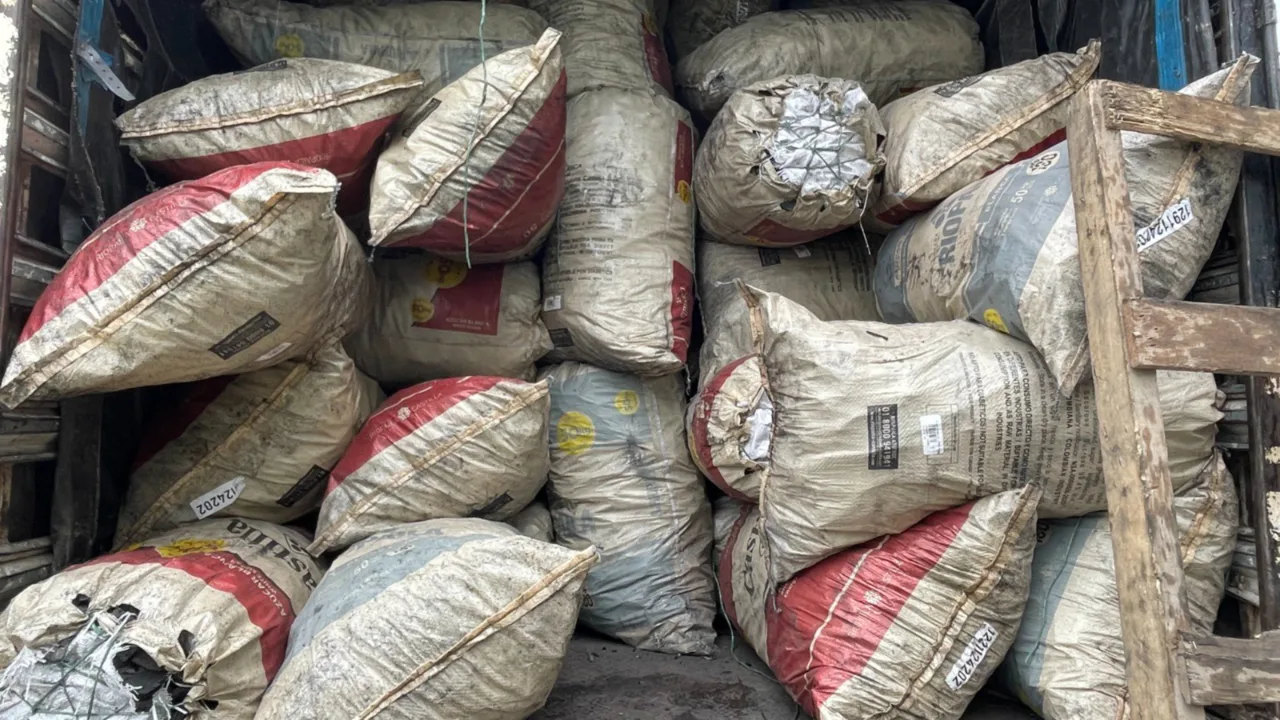 ¡Mega incautación! Decomisan 2 toneladas de carbón vegetal transportado ilegalmente en Fusagasugá