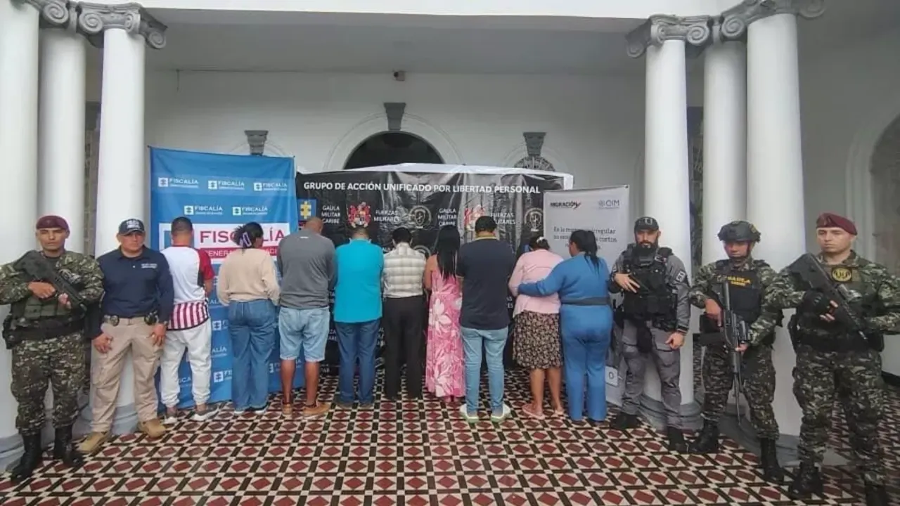 Desarticulan red de tráfico de migrantes que operaba con ayuda de funcionarios públicos