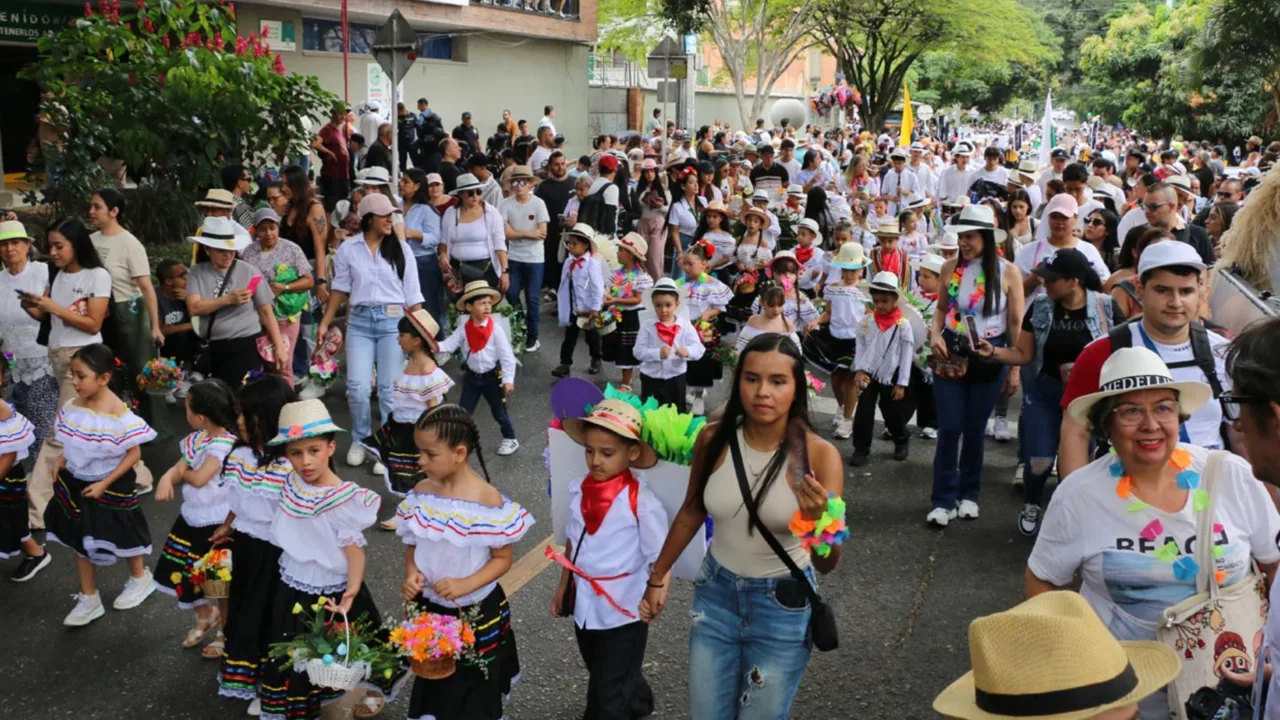  así se vivió el desfile de silleteritos en La Floresta