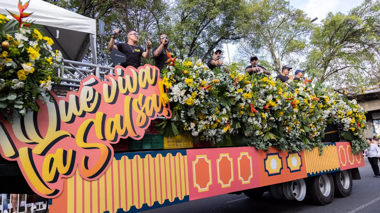 Desfile en la Avenida Primavera