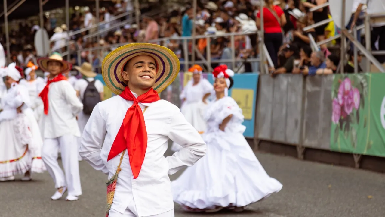 Desfile en la Avenida Primavera