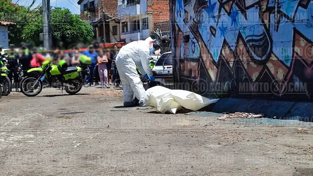 ¡Macabro hallazgo en Laureles! Encontraron un embolsado por el viaducto