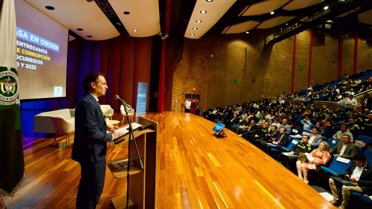 Fico Gutiérrez arremete contra la corrupción en Medellín