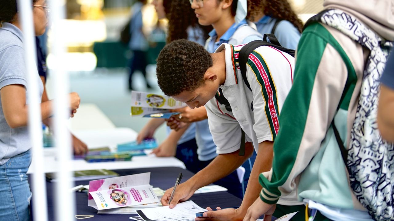 Feria Siguiente Nivel ofrece oportunidades para la educación postsecundaria