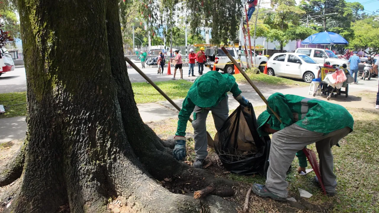 Medellín recoge más de mil volquetas de basura durante la Feria de las Flores