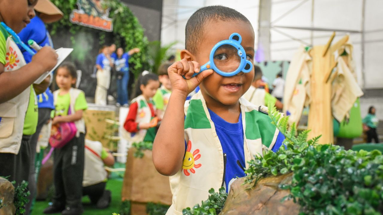 ¡Criaturas Fantásticas invaden Medellín! Así es el Festival Buen Comienzo en Plaza Mayor este fin de semana