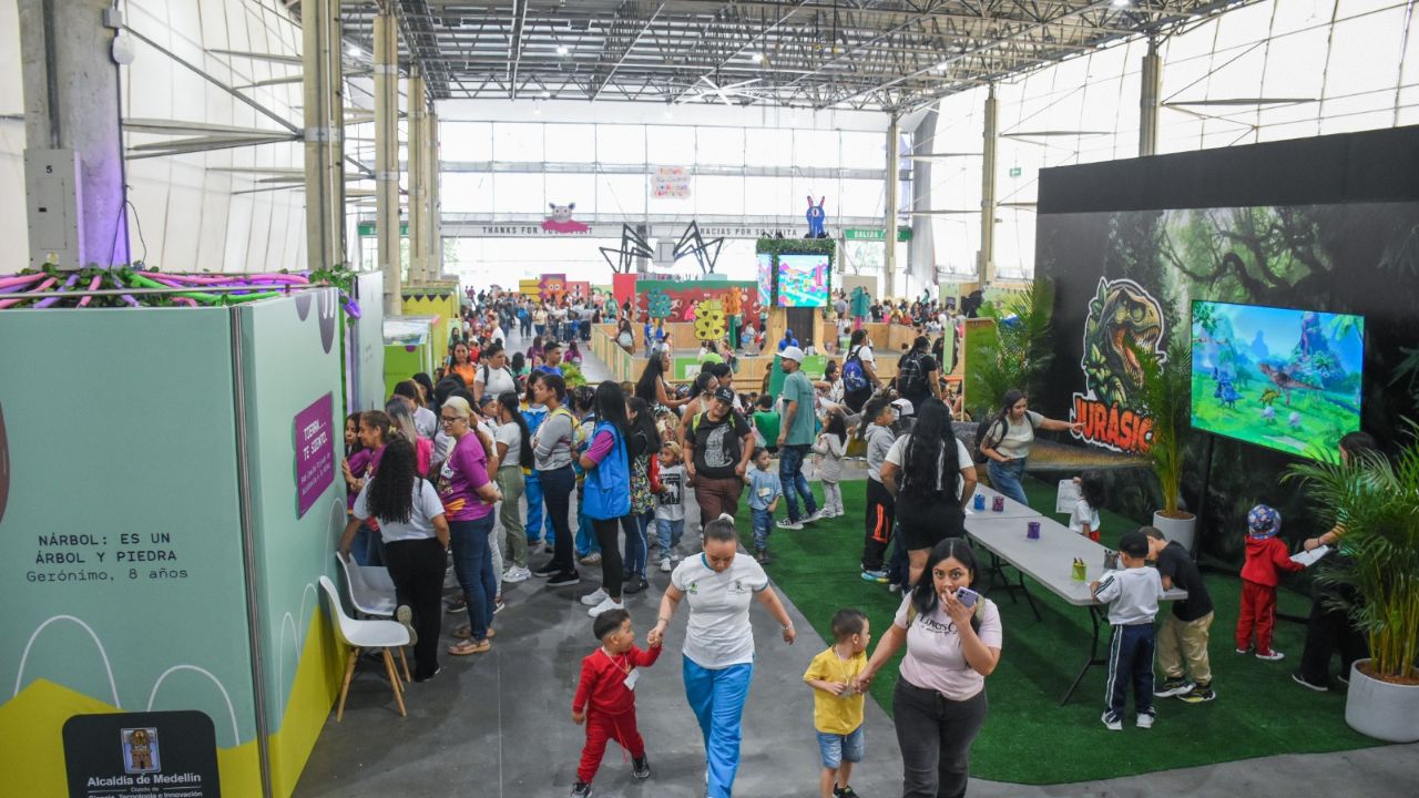 ¡Criaturas Fantásticas invaden Medellín! Así es el Festival Buen Comienzo en Plaza Mayor este fin de semana
