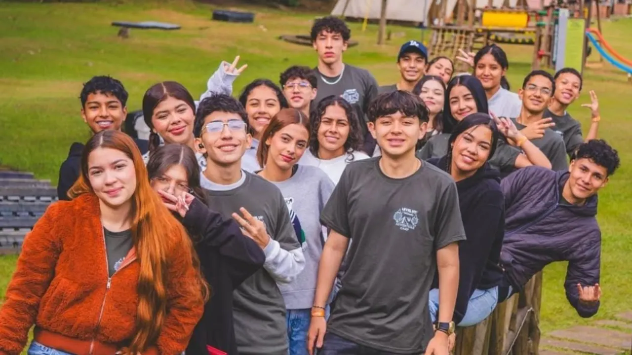 ¡De Sabaneta al mundo! Los jóvenes finalistas del programa ‘Level Up!’ se preparan para su inmersión académica y cultural en Londres