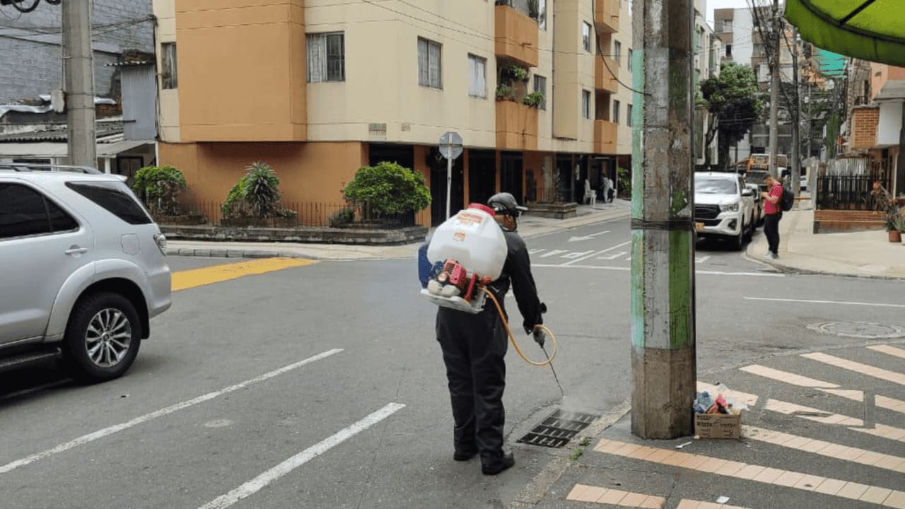 ¡Ambientes más seguros! Sabaneta avanza en su plan de fumigación contra insectos y roedores