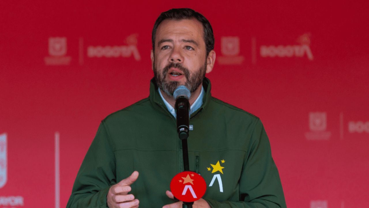 Galán pidió la renuncia masiva de los 20 alcaldes locales de Bogotá