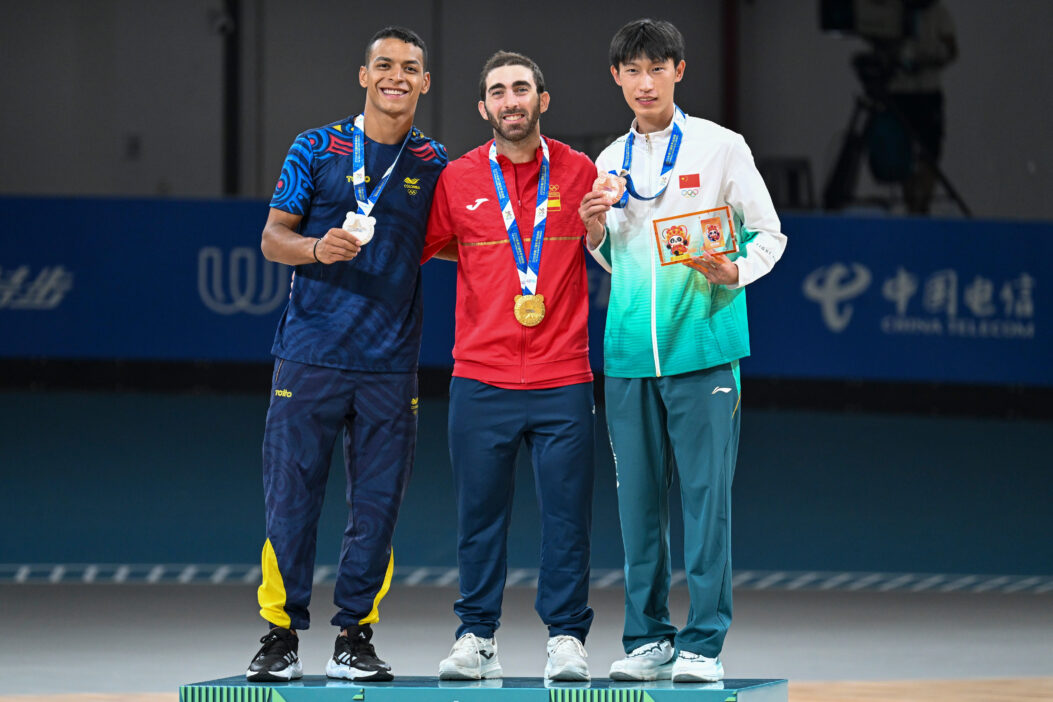 Jhon Tascon podio plata 2 1053x702 1