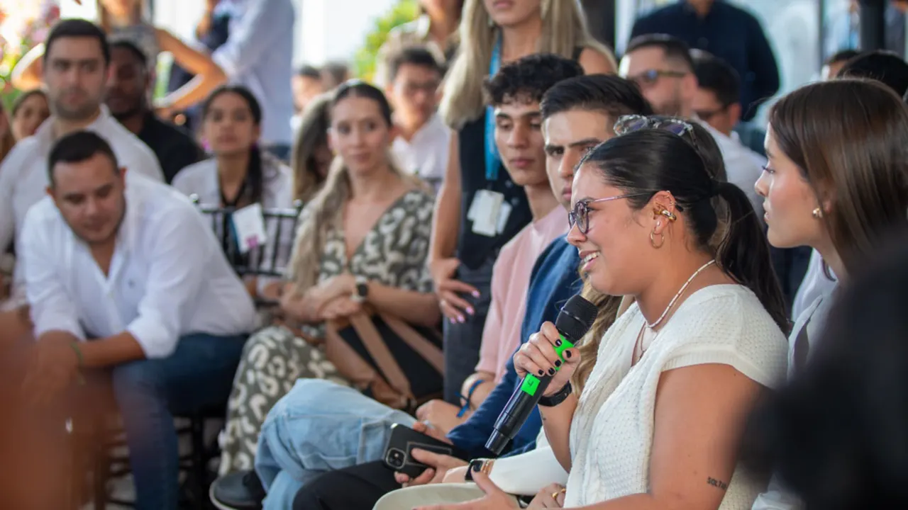 ¡Medellín le apuesta a sus jóvenes! 'La Cantera' forma a 500 nuevos líderes